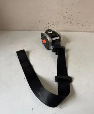 Mercedes-Benz C W203 Front seatbelt 2038601085 8519C94