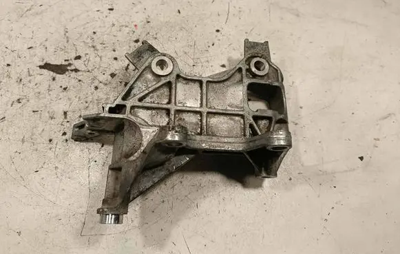 Audi Q7 4M Generator/alternator bracket 059903143BG
