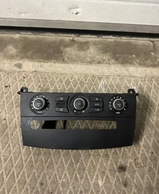 BMW 5 E60 E61 Climate control unit 6411697843501 51457063145