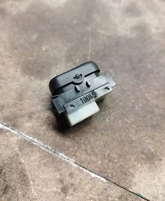 Mercedes-Benz S W220 Electric window control switch 2208201210