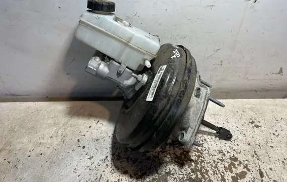 Renault Clio IV Brake booster 472104788R