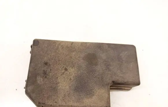 Toyota RAV 4 (XA30) Fuse box cover 8266242180