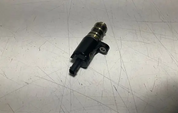 BMW X5 E70 Camshaft vanos timing valve 7622768 T11801452 13151855