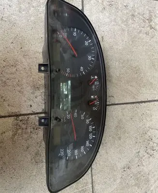 Volkswagen PASSAT B5 Speedometer (instrument cluster)