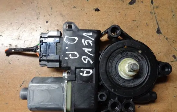 KIA Venga Front door window regulator motor 82460
