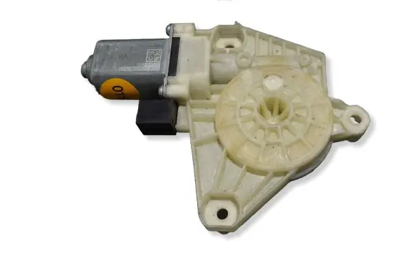 Volkswagen PASSAT B8 Rear door window regulator motor 5Q4959801D
