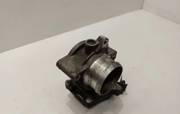Volkswagen Golf VI Throttle valve 03L145207