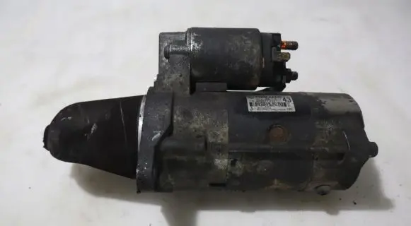 Subaru Legacy Starter motor M002T89071