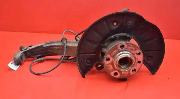 Volkswagen Touareg I Front wheel hub spindle knuckle 7L6407257A