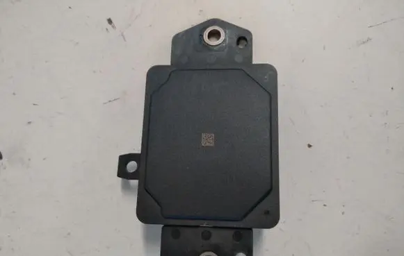 Toyota Yaris XP210 Distronic sensor radar 882100D090