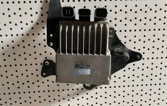 Lexus IS 220D-250-350 Fuel injection control unit/module 8987120079