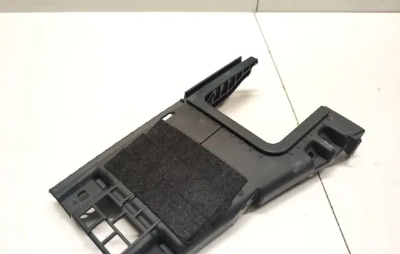 Audi A5 Seat belt trim 8W7868432