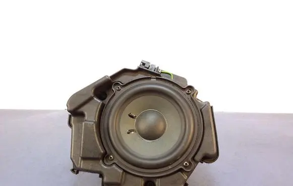 Audi A8 S8 D4 4H Subwoofer speaker 