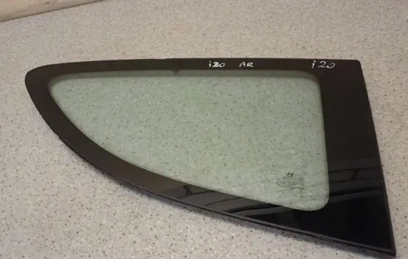 Hyundai i20 (PB PBT) Side middle window/glass 