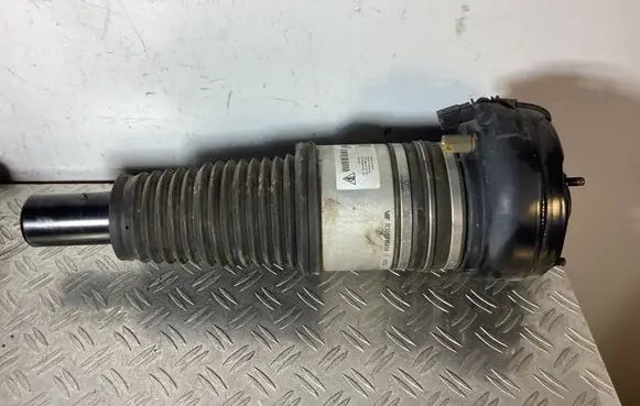 Porsche Macan (95B) Air suspension front shock absorber 95B616039R