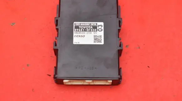Toyota Avensis T220 Engine control unit/module ECU 89681-0F030
