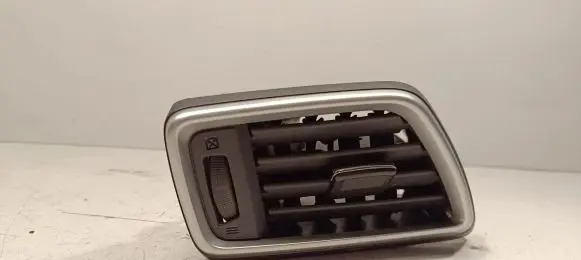 Nissan X-Trail T32 Dashboard side air vent grill/cover trim 687604BA0A