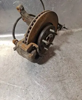 Hyundai i30 Front wheel hub spindle knuckle