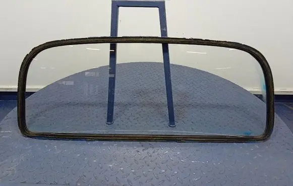 Volkswagen New Beetle Front windscreen/windshield window 