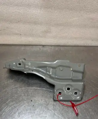 Dacia Duster III Fender mounting bracket 638E92393R