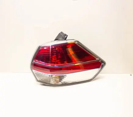 Nissan X-Trail T32 Rear/tail lights 22017939