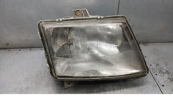 Mercedes-Benz Vito Viano W638 Front reflector 