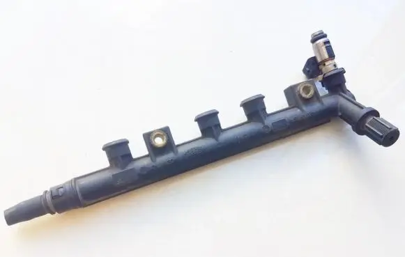 Fiat Punto (188) Fuel main line pipe 3219018301 b6713219018301