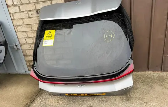 Toyota C-HR II Tailgate/trunk/boot lid 