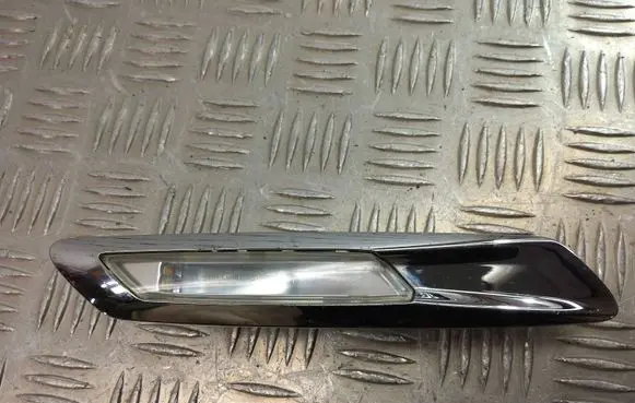 BMW 5 F10 F11 Front fender indicator light 7154167