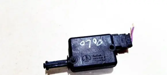 Volkswagen Polo III 6N 6N2 6NF Central locking motor 