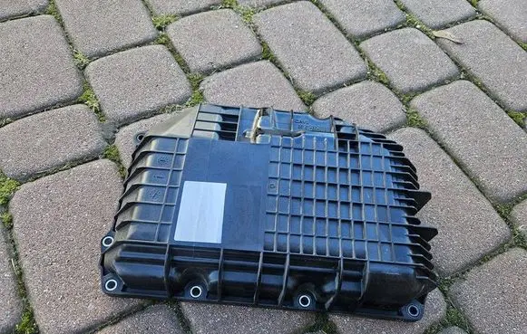 Opel Mokka B Gearbox sump 351518GA010