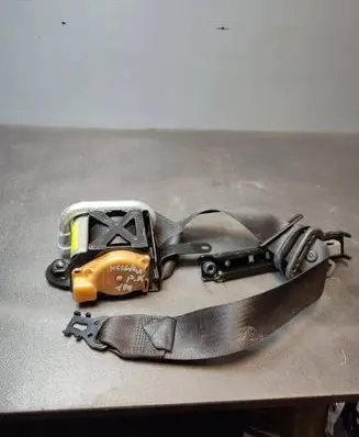 Opel Insignia A Front seatbelt 3063932AA