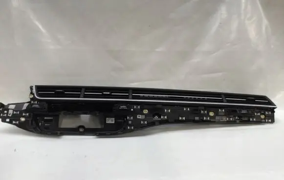 Audi Q7 4M Dash center air vent grill 4M1820902