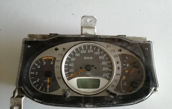 Nissan Almera Tino Speedometer (instrument cluster) BU010