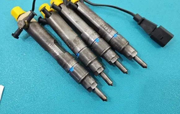 Fuel injector