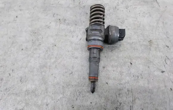 Seat Leon (1M) Fuel injector 