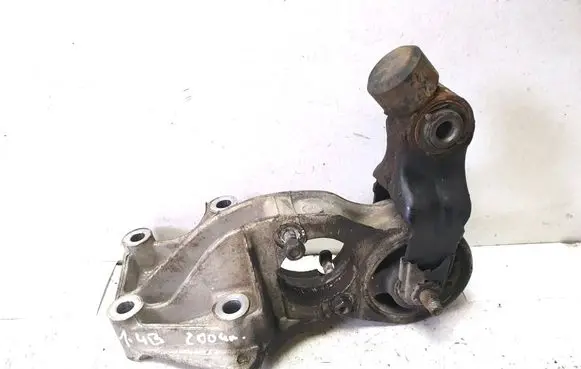 Engine mount bracket