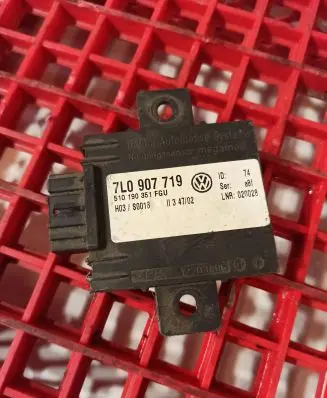 Volkswagen Touareg I Alarm control unit/module 7L0907719 12203806 510190351