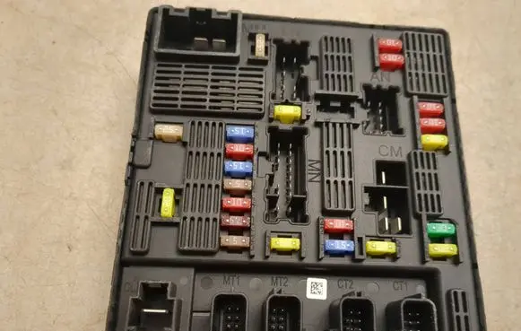 Renault Scenic III - Grand scenic III Fuse module 284B62342R 0231082700449 2840207902300