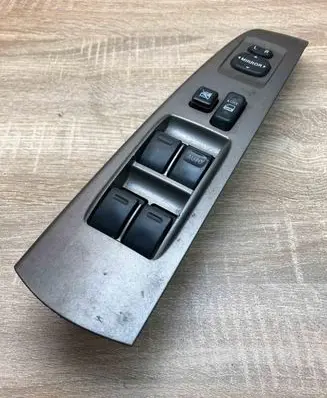 Toyota Prius (XW20) Electric window control switch 8482047012 515358 WITHMIRRORSWITCH