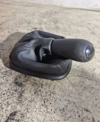Renault Megane II Gear lever shifter trim leather/knob 0100979B