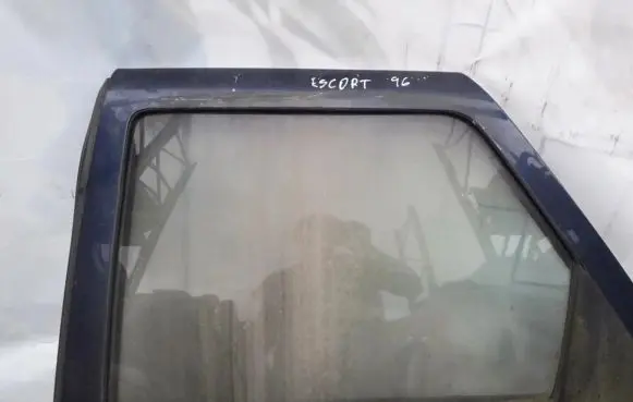 Ford Escort Rear door window glass
