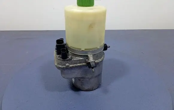 Skoda Fabia Mk2 (5J) Power steering pump 6R0423156B