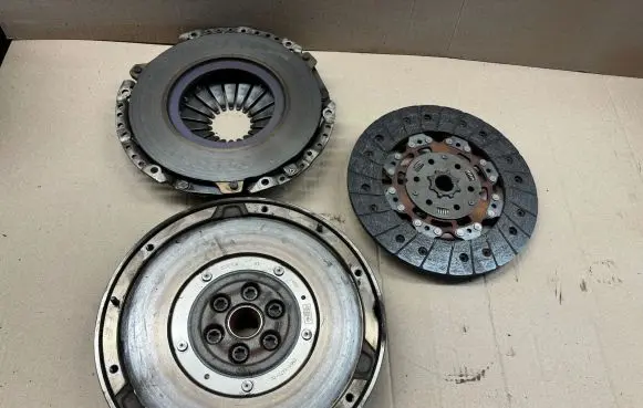 Ford Grand C-MAX Clutch set kit FM516477DE FM517563AB FM51AB2301