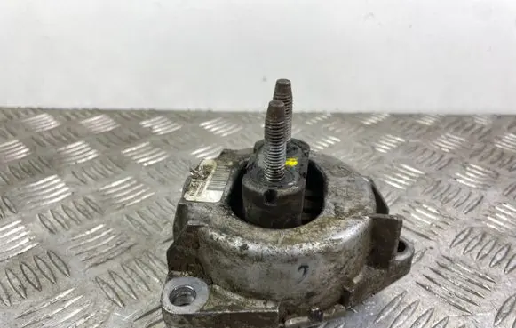 Jeep Grand Cherokee Gearbox mount 68032662E