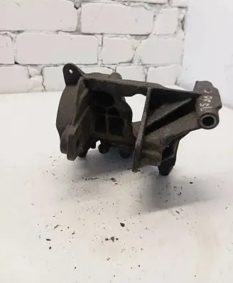 Volkswagen Transporter - Caravelle T5 Engine mounting bracket 070199343B