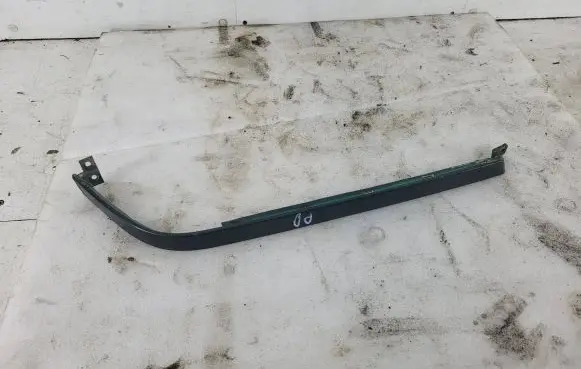 Under headlight/headlamp trim