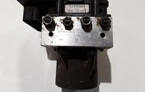 BMW 5 E60 E61 ABS Pump 6774848 34516774848 3451677484801