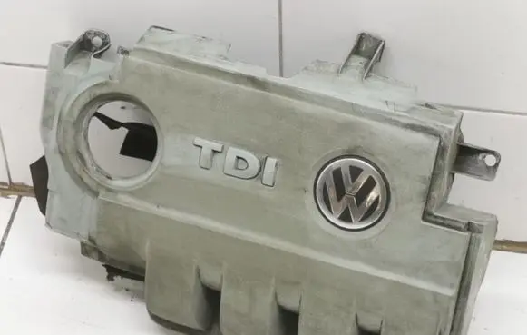 Volkswagen PASSAT B6 Engine cover (trim) 03G103967 103967D 03G103967C