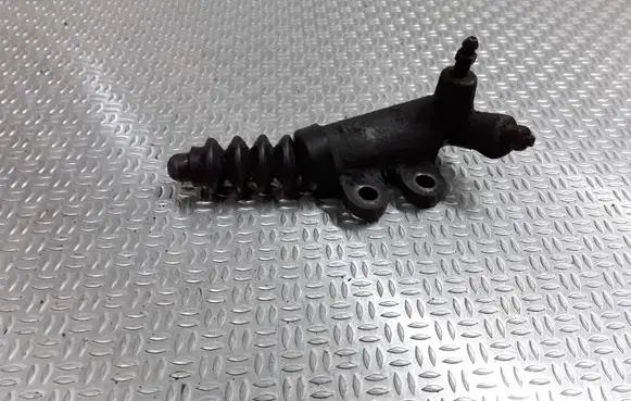 Clutch slave cylinder